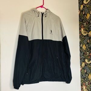 Disney Parks Walt Disney World black & grey men’s windbreaker sz M hood rain